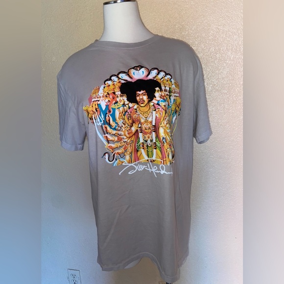 🌻 NWT Jimi Hendrix graphic T-Shirt - Picture 1 of 3